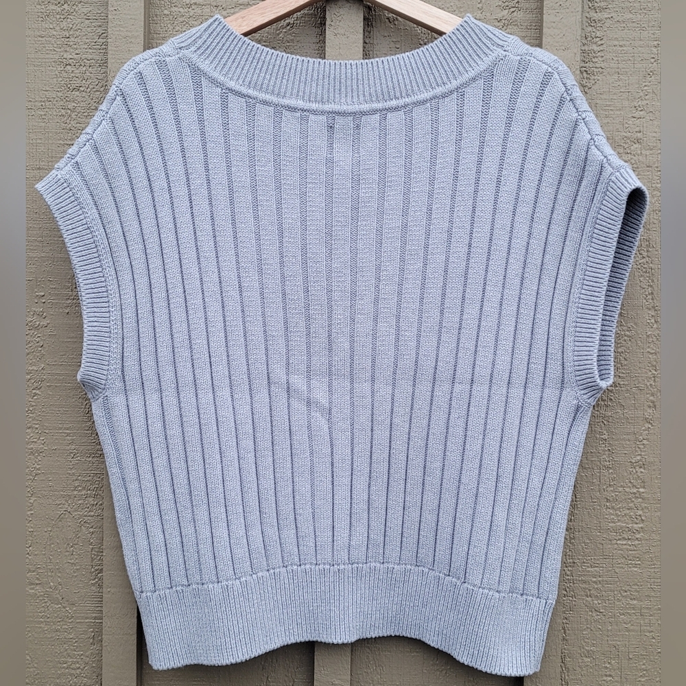 GAP 100% Cotton Dolman Rib V-Neck Sweater Vest, Heather Light Gray - Picture 3 of 14